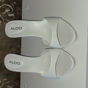 White stiletto sandals, Size 8, 4" heel